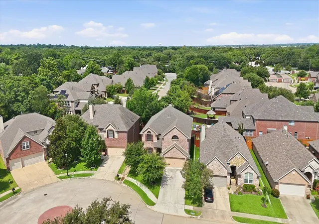 Photo 2 of Single family home for sale at 1905 Fountain Meadows Dr, Euless, TX 76039 | MLS# 21302016 | Listing updated on 2026-09-10