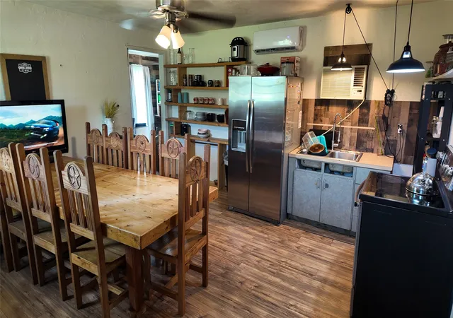 Photo 4 of Single family home for sale at 6709 Sue Ann Ln, Terrell, TX 75161 | MLS# 21290790 | Listing updated on 2026-09-21