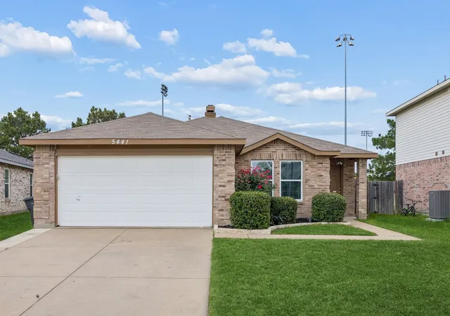 Photo 1 of Single family home for sale at 5441 Camarillo Dr, Fort Worth, TX 76244 | MLS# 21300354 | Listing updated on 2026-09-09