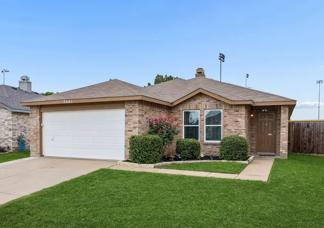 Photo 3 of Single family home for sale at 5441 Camarillo Dr, Fort Worth, TX 76244 | MLS# 21300354 | Listing updated on 2026-09-09