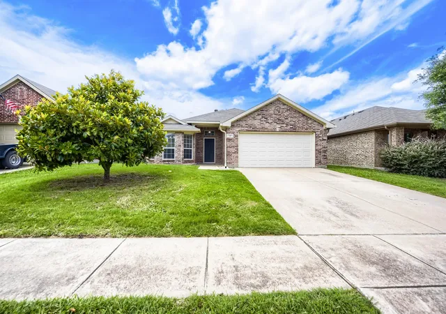 Photo 1 of Sale Pending at 128 Tall Meadow St, Azle, TX 76020 | MLS# 21256408 | Listing updated on 2026-09-11