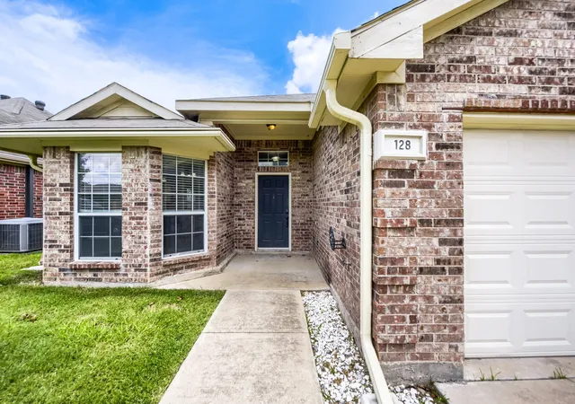 Photo 3 of Sale Pending at 128 Tall Meadow St, Azle, TX 76020 | MLS# 21256408 | Listing updated on 2026-09-11