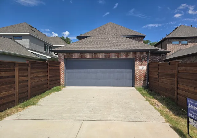 Photo 3 of Single family home for sale at 1808 Sierra Rose Tr, Mesquite, TX 75181 | MLS# 21294007 | Listing updated on 2026-09-13