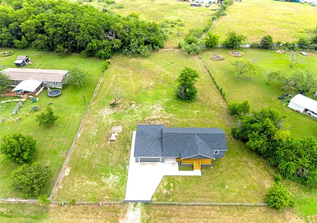 Photo 4 of Manufactured home for sale at 1411 Fair Haven Cir, Kaufman, TX 75142 | MLS# 21291375 | Listing updated on 2026-09-23