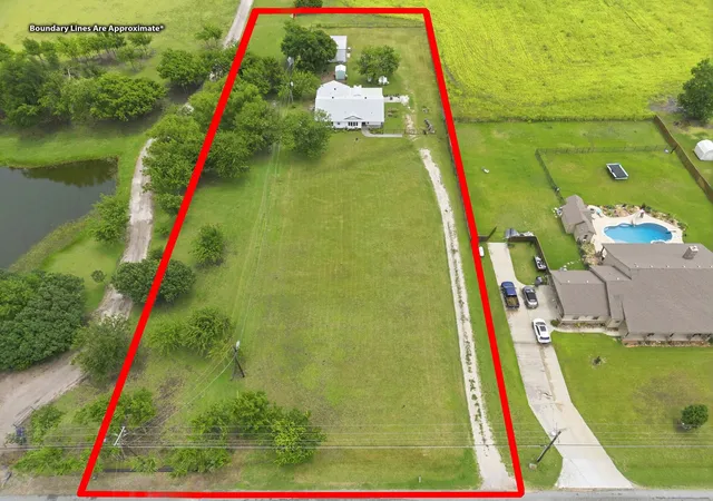 Photo 2 of Single family home for sale at 698 Hackberry Rd, Van Alstyne, TX 75495 | MLS# 21302514 | Listing updated on 2026-09-08