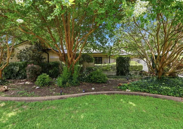 Photo 3 of Single family home for sale at 4004 Angus Dr, Fort Worth, TX 76116 | MLS# 21302817 | Listing updated on 2026-09-14
