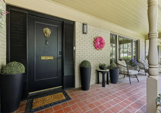 Photo 4 of Single family home for sale at 4004 Angus Dr, Fort Worth, TX 76116 | MLS# 21302817 | Listing updated on 2026-09-14