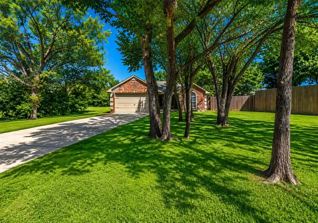 Photo 2 of Sale Pending at 501 Brookfield Dr, Boyd, TX 76023 | MLS# 21302830 | Listing updated on 2026-09-09
