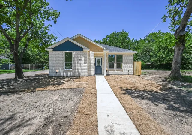 Townhouse for sale at 2701 Marburg, Dallas, TX 75215 | MLS# 21302860