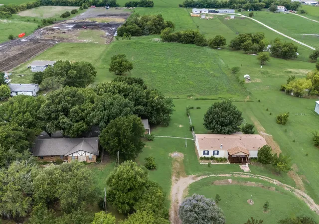 Photo 3 of Sale Pending at 235 Eugene Ln, Nevada, TX 75173 | MLS# 21300746 | Listing updated on 2026-09-22