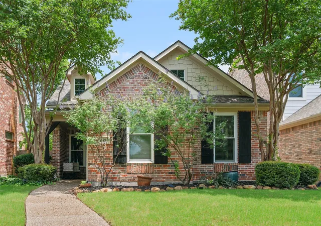 Photo 2 of Single family home for sale at 11884 Eastpark Ln, Frisco, TX 75033 | MLS# 21280508 | Listing updated on 2026-09-15