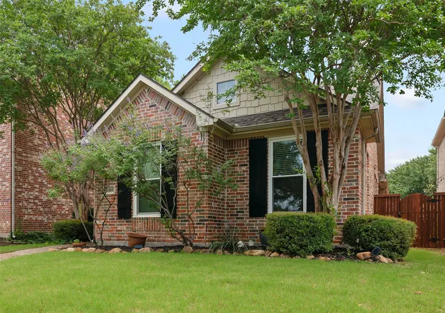 Photo 3 of Single family home for sale at 11884 Eastpark Ln, Frisco, TX 75033 | MLS# 21280508 | Listing updated on 2026-09-15