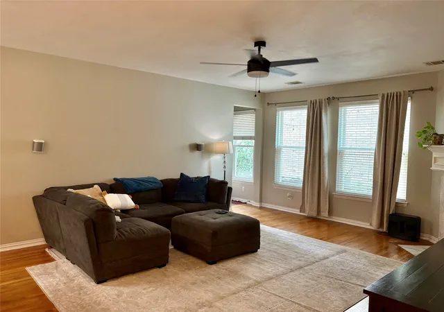 Photo 4 of Single family home for sale at 11884 Eastpark Ln, Frisco, TX 75033 | MLS# 21280508 | Listing updated on 2026-09-15