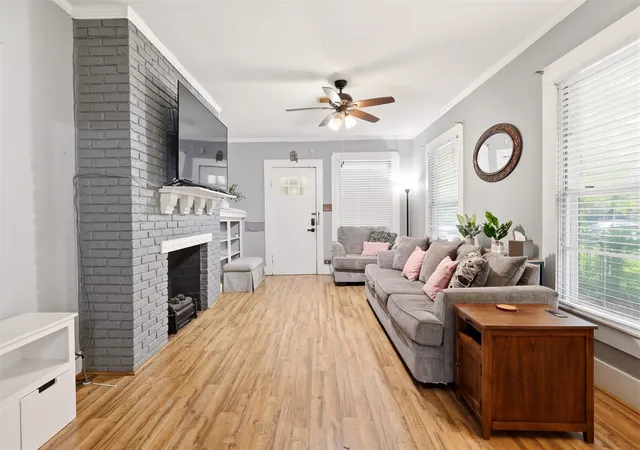 Photo 4 of Single family home for sale at 908 N Winnetka Ave, Dallas, TX 75208 | MLS# 21302991 | Listing updated on 2026-09-12