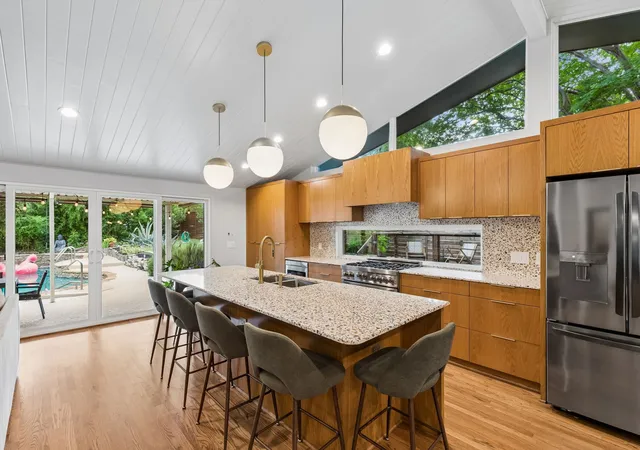 Photo 2 of Single family home for sale at 707 Bondstone Dr, Dallas, TX 75218 | MLS# 21302345 | Listing updated on 2026-09-12