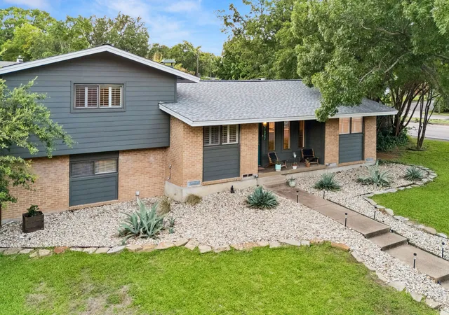 Photo 3 of Single family home for sale at 707 Bondstone Dr, Dallas, TX 75218 | MLS# 21302345 | Listing updated on 2026-09-12