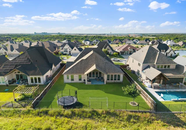Photo 3 of Single family home for sale at 996 Myers Park Trl, Roanoke, TX 76262 | MLS# 21298645 | Listing updated on 2026-09-29
