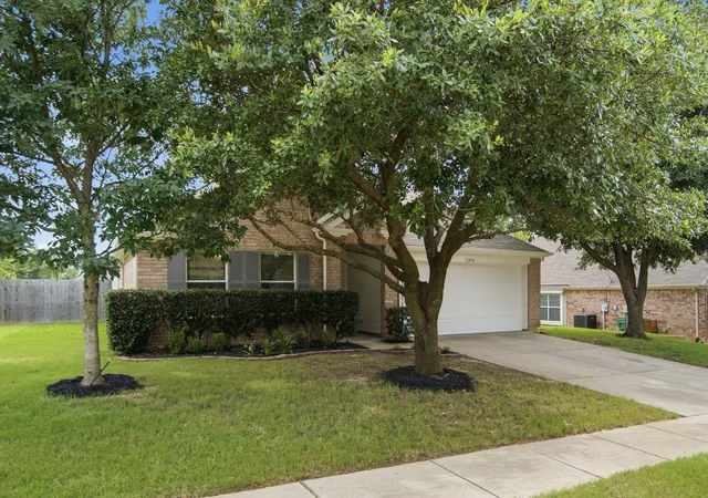 Photo 2 of Single family home for sale at 3904 San Lorenzo Dr, Denton, TX 76210 | MLS# 21294928 | Listing updated on 2026-09-10
