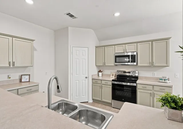 Photo 4 of Single family home for sale at 3904 San Lorenzo Dr, Denton, TX 76210 | MLS# 21294928 | Listing updated on 2026-09-10