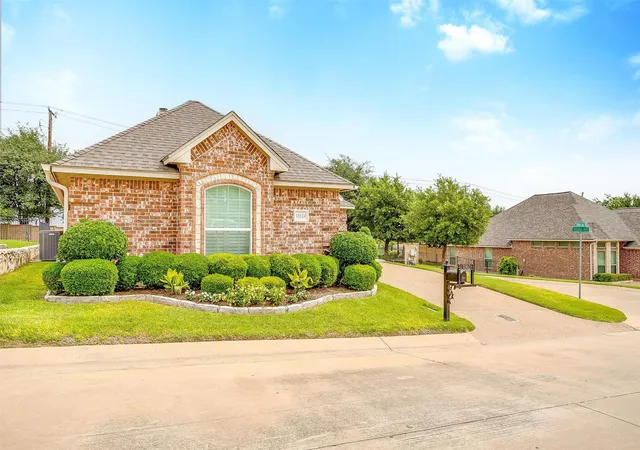 Photo 3 of Single family home for sale at 11624 Virginia Way Ct, Aledo, TX 76008 | MLS# 21303200 | Listing updated on 2026-09-08