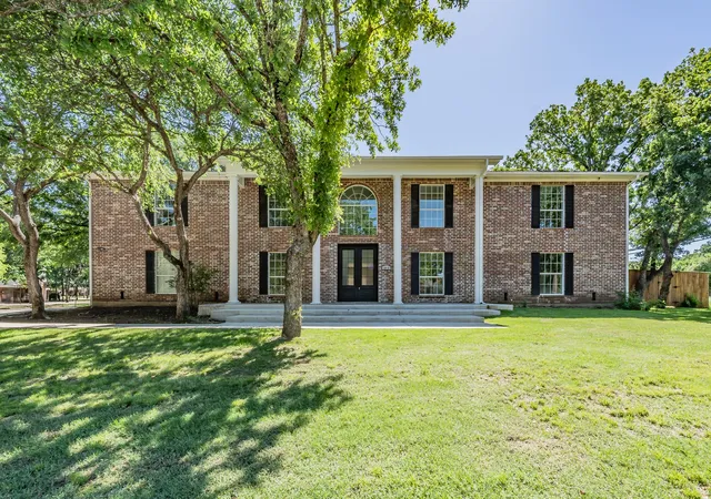 Photo 1 of Single family home for sale at 2815 Perkins Rd, Arlington, TX 76016 | MLS# 21303231 | Listing updated on 2026-09-08