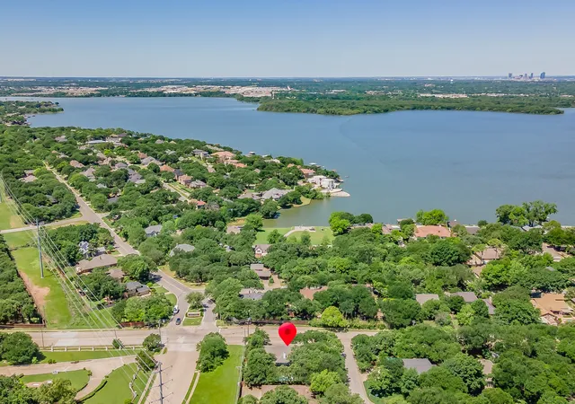 Photo 2 of Single family home for sale at 2815 Perkins Rd, Arlington, TX 76016 | MLS# 21303231 | Listing updated on 2026-09-08