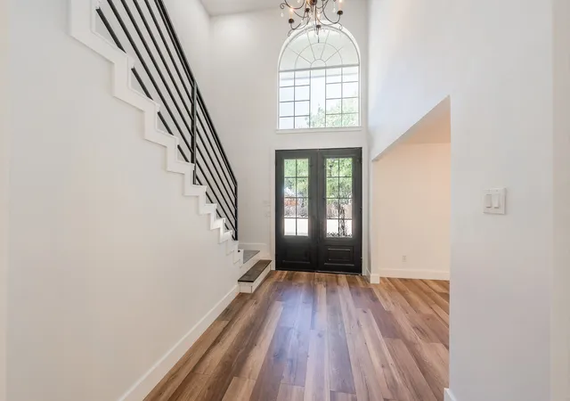 Photo 3 of Single family home for sale at 2815 Perkins Rd, Arlington, TX 76016 | MLS# 21303231 | Listing updated on 2026-09-08