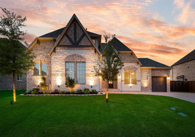 Photo 2 of Sale Pending at 1302 Middleton Dr, Rockwall, TX 75087 | MLS# 21303163 | Listing updated on 2026-09-14