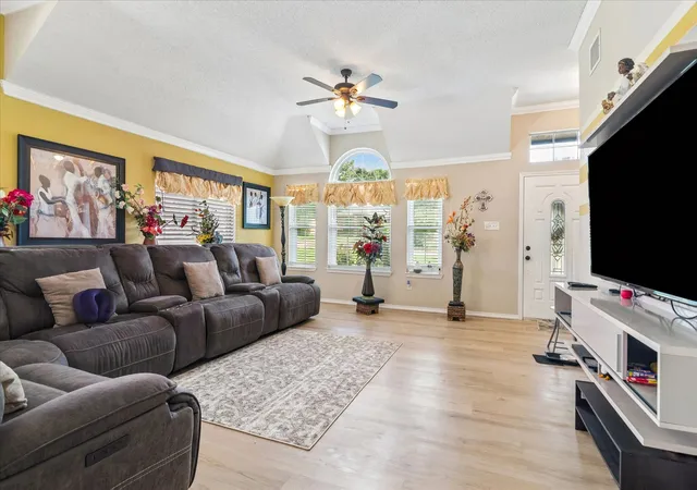 Photo 2 of Single family home for sale at 804 Clover Hill Ln, Cedar Hill, TX 75104 | MLS# 21298853 | Listing updated on 2026-09-14
