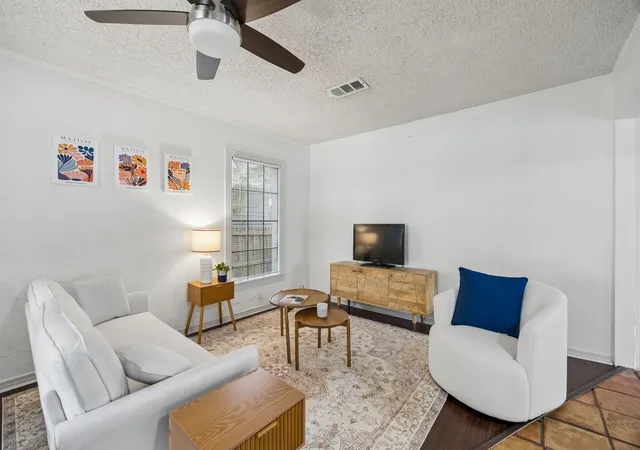 Photo 3 of Sale Pending at 4821 Calmont Ave, Fort Worth, TX 76107 | MLS# 21300133 | Listing updated on 2026-09-09