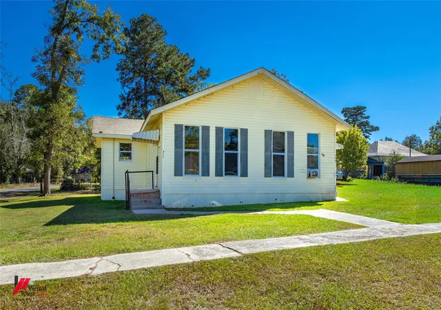Photo 1 of Sale Pending at 309 311 Sycamore St, Logansport, LA 71049 | MLS# 21284508 | Listing updated on 2026-09-11
