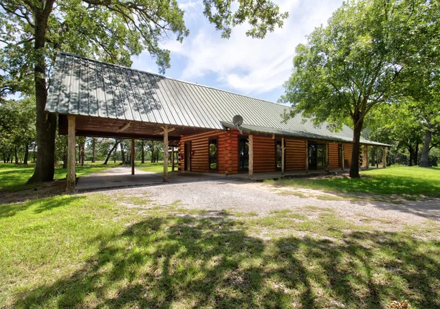 Photo 2 of Single family home for sale at 1466 Pearce St, Collinsville, TX 76233 | MLS# 21297920 | Listing updated on 2026-09-13