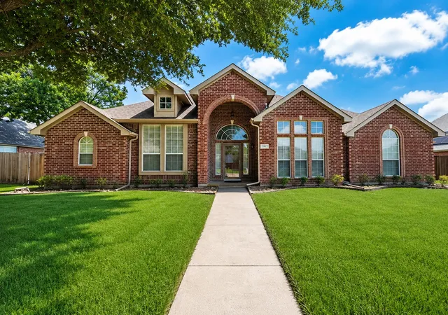 Photo 1 of Single family home for sale at 522 Shannon Dr, Rockwall, TX 75087 | MLS# 21299124 | Listing updated on 2026-09-10