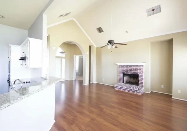 Photo 3 of Single family home for sale at 522 Shannon Dr, Rockwall, TX 75087 | MLS# 21299124 | Listing updated on 2026-09-10