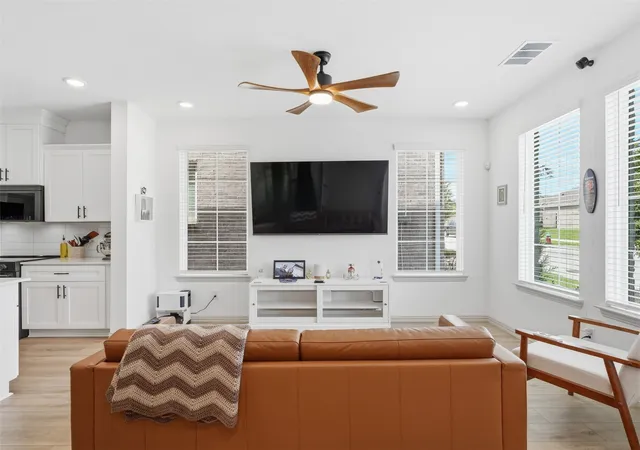 Photo 4 of Townhouse for sale at 5368 Cornerstone St, Haltom City, TX 76117 | MLS# 21303546 | Listing updated on 2026-07-29