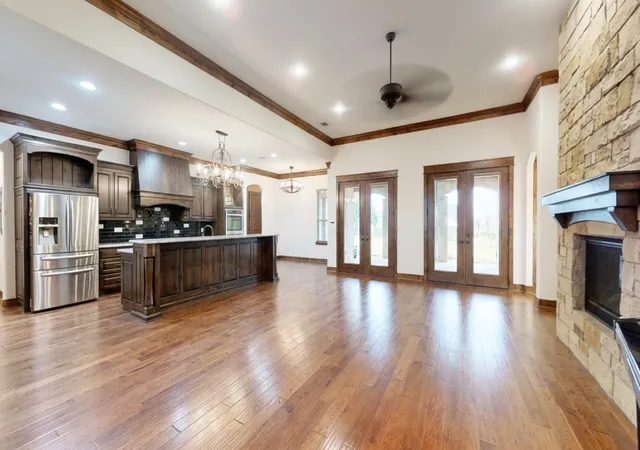 Photo 3 of Single family home for sale at 1012 Catalina Bay Blvd, Granbury, TX 76048 | MLS# 21303583 | Listing updated on 2026-09-08