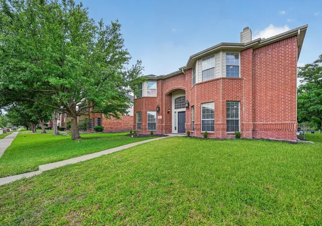 Photo 2 of Sale Pending at 482 Cloverleaf Dr, Lancaster, TX 75146 | MLS# 21290277 | Listing updated on 2026-07-28