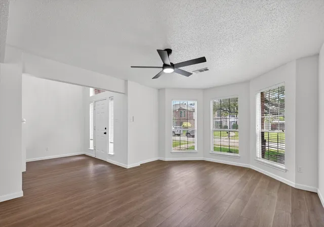 Photo 4 of Sale Pending at 482 Cloverleaf Dr, Lancaster, TX 75146 | MLS# 21290277 | Listing updated on 2026-07-28