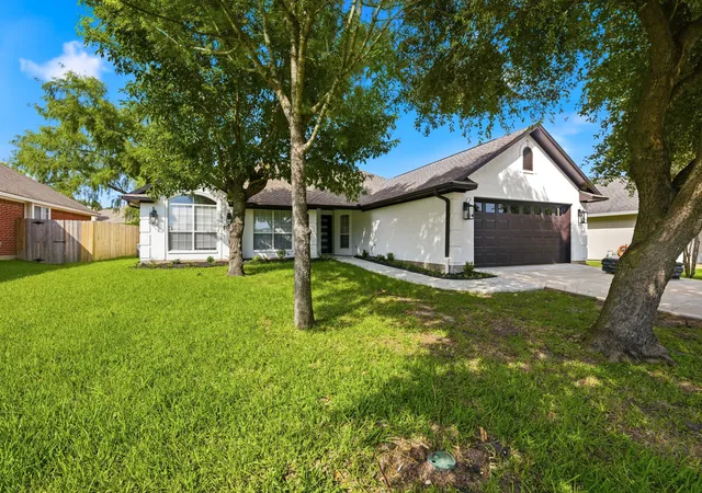 Photo 3 of Single family home for sale at 318 Landsburg Ln, College Station, TX 77845 | MLS# 21303689 | Listing updated on 2026-09-14