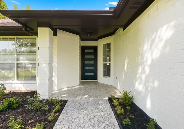 Photo 3 of Single family home for sale at 318 Landsburg Ln, College Station, TX 77845 | MLS# 21303689 | Listing updated on 2026-09-14