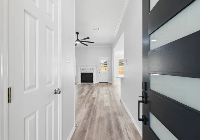 Photo 4 of Single family home for sale at 318 Landsburg Ln, College Station, TX 77845 | MLS# 21303689 | Listing updated on 2026-09-14