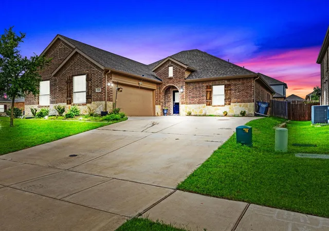 Photo 3 of Single family home for sale at 146 Palouse St, Red Oak, TX 75154 | MLS# 21297284 | Listing updated on 2026-09-12