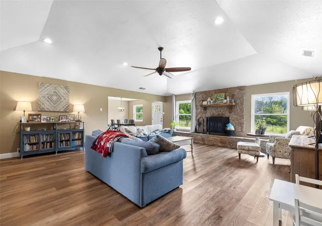 Photo 1 of Single family home for sale at 421 H Wallace Ln, Rockwall, TX 75032 | MLS# 21303811 | Listing updated on 2026-10-07