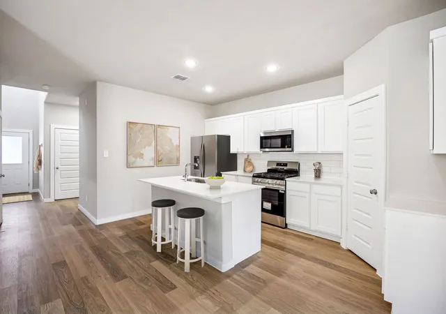 Photo 4 of Single family home for sale at 4107 Zoe Ln, Farmersville, TX 75442 | MLS# 21303940 | Listing updated on 2026-09-14