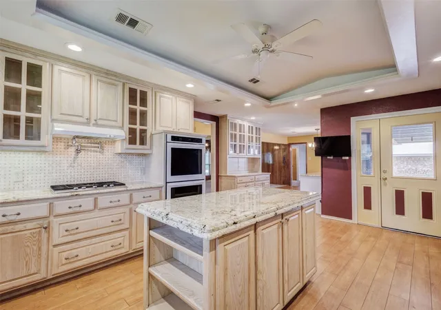 Photo 2 of Single family home for sale at 200 Westpark Dr N, Mc Kinney, TX 75071 | MLS# 21303883 | Listing updated on 2026-09-12