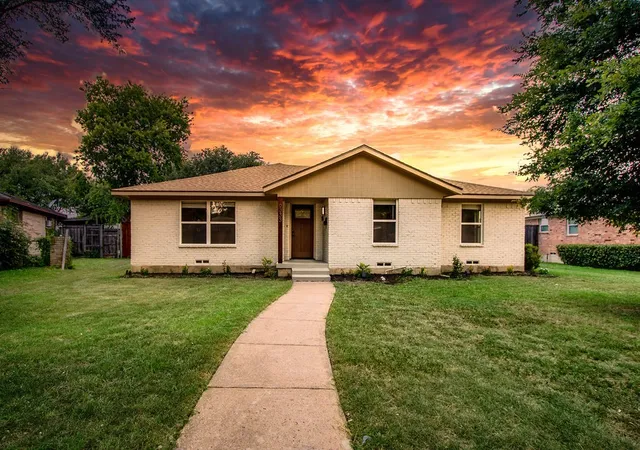 Single family home for sale at 6333 Symphony Ln, Dallas, TX 75227 | MLS# 21300986