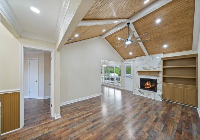 Photo 2 of Single family home for sale at 110 Linda Ln, Athens, TX 75751 | MLS# 21303626 | Listing updated on 2026-08-02