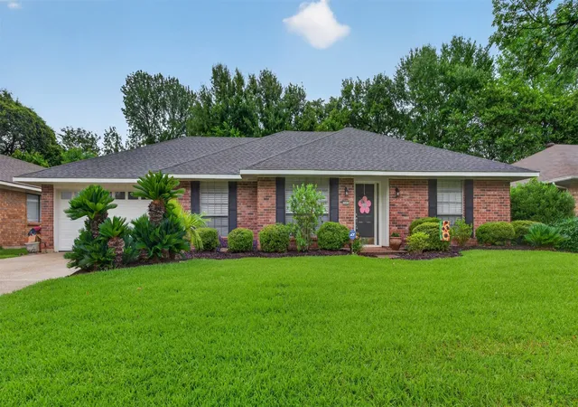 Photo 1 of Single family home for sale at 7605 Old Spanish Trl, Shreveport, LA 71105 | MLS# 21298336 | Listing updated on 2026-09-13