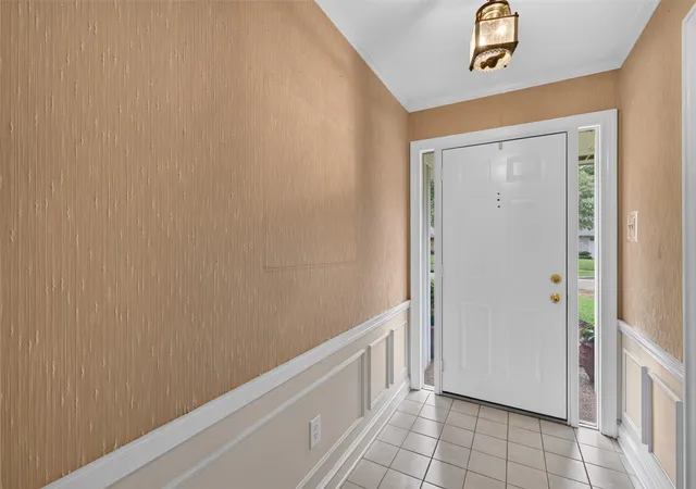 Photo 3 of Single family home for sale at 7605 Old Spanish Trl, Shreveport, LA 71105 | MLS# 21298336 | Listing updated on 2026-09-13