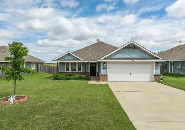 Photo 2 of Single family home for sale at 118 Johnson Ln, Hillsboro, TX 76645 | MLS# 21302888 | Listing updated on 2026-09-13